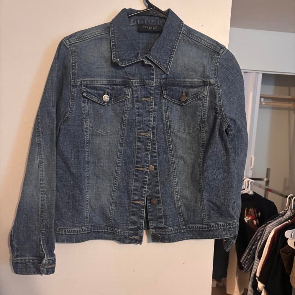 Cropped blue denim jacket in a S.